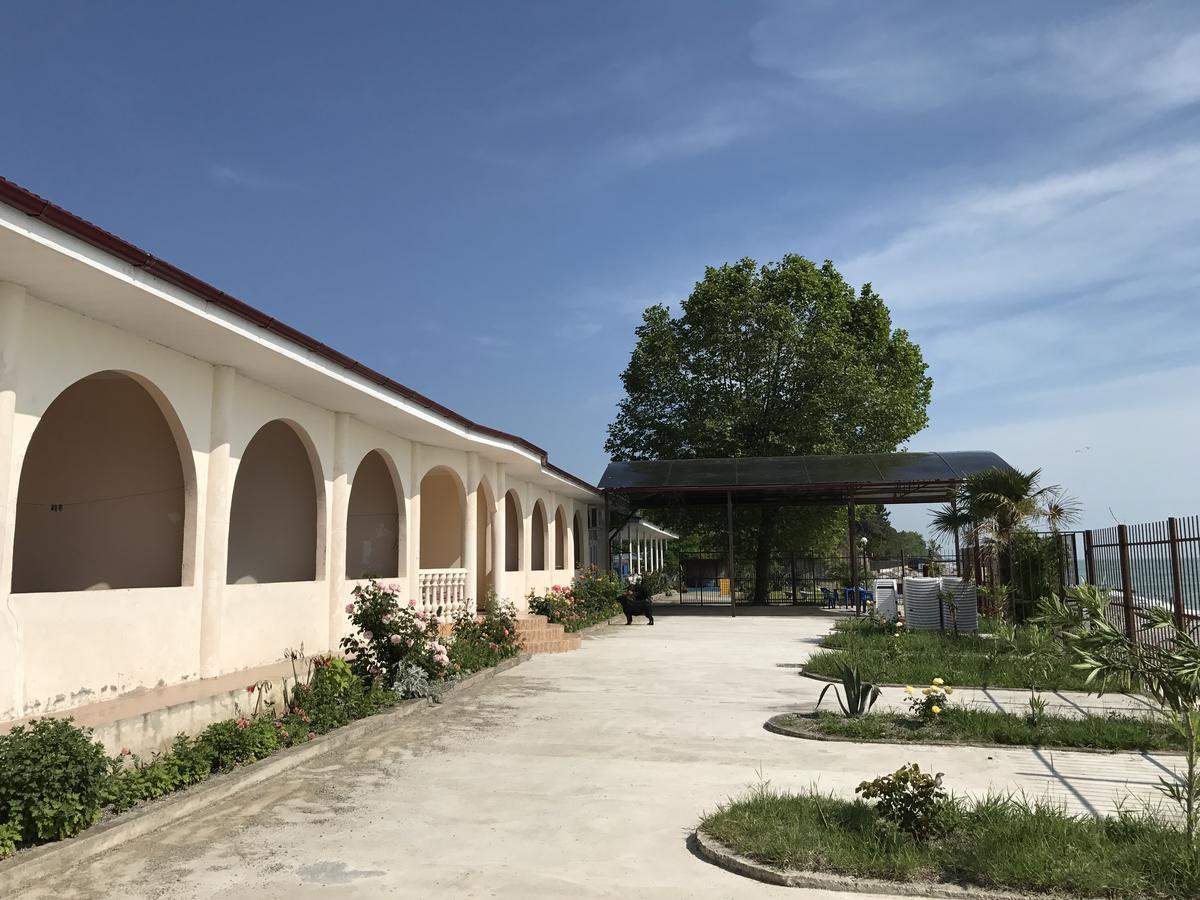 Davel Hotel Gagra Buitenkant foto