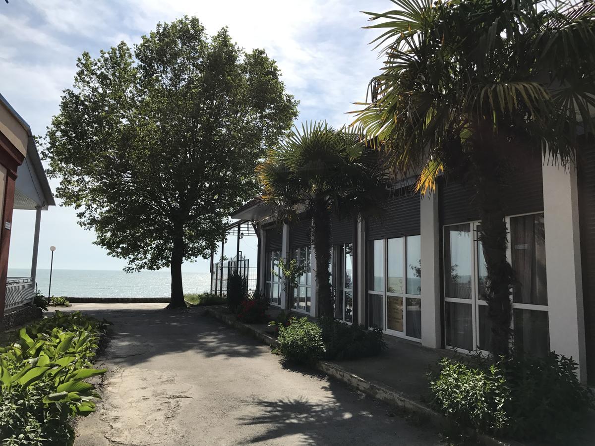 Davel Hotel Gagra Buitenkant foto