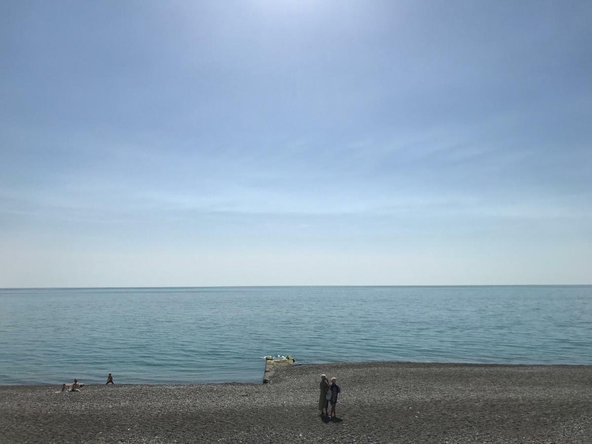 Davel Hotel Gagra Buitenkant foto