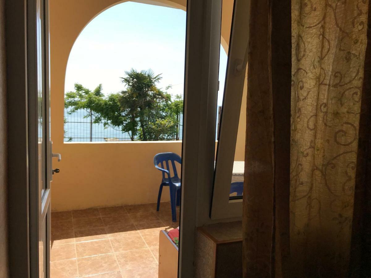Davel Hotel Gagra Buitenkant foto