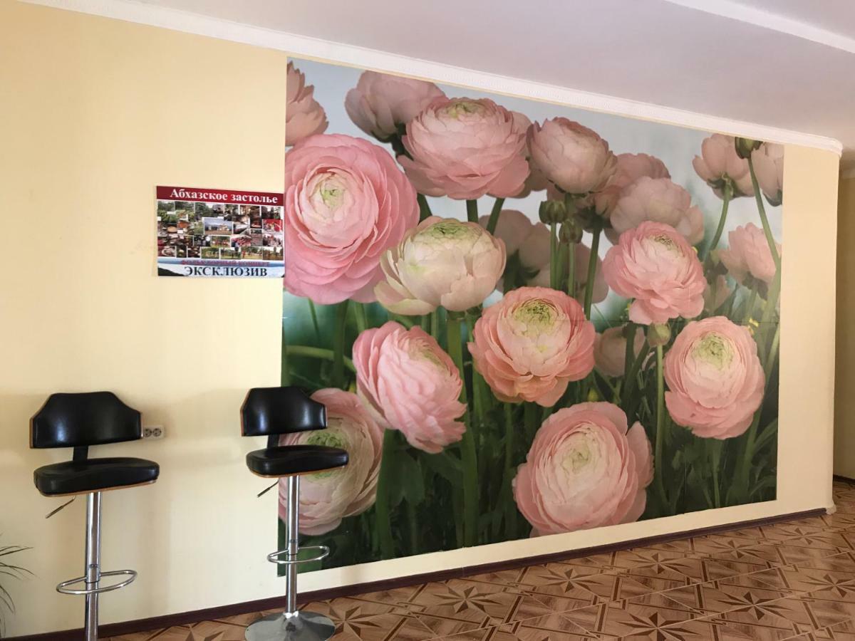Davel Hotel Gagra Buitenkant foto